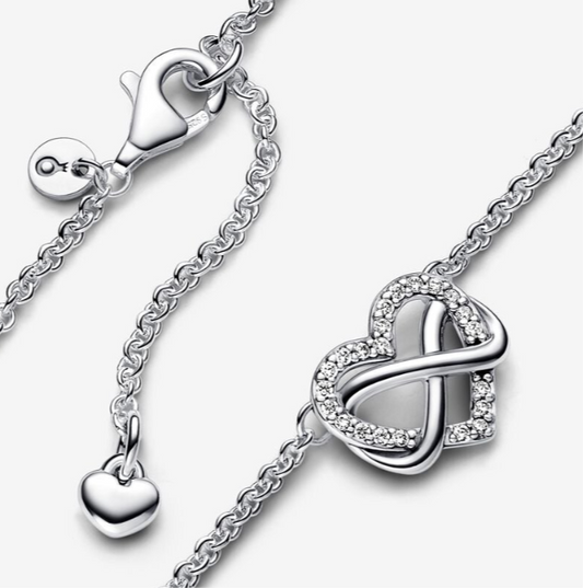 Collar de corazón infinito